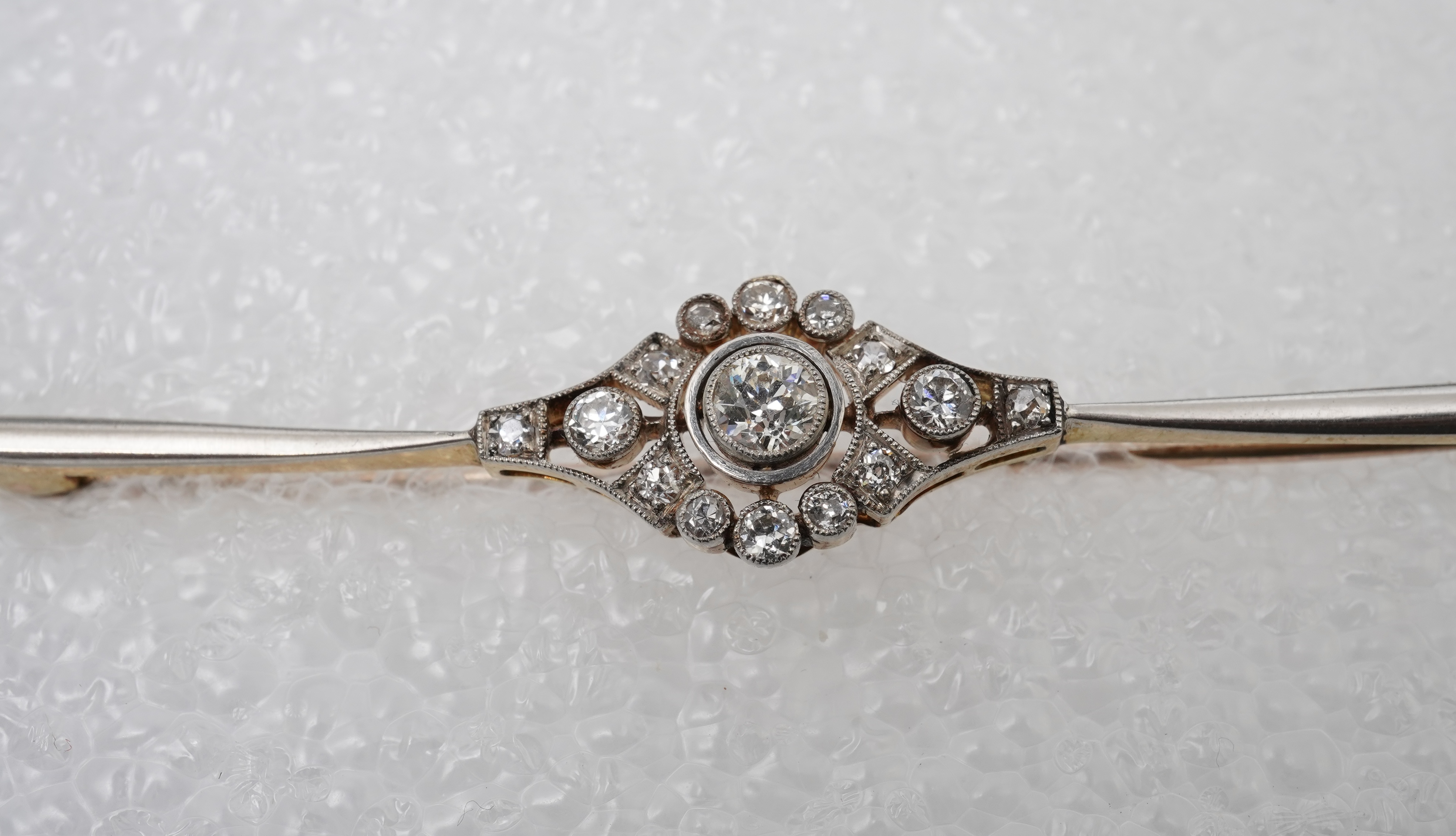 A diamond bar brooch, early 20th century